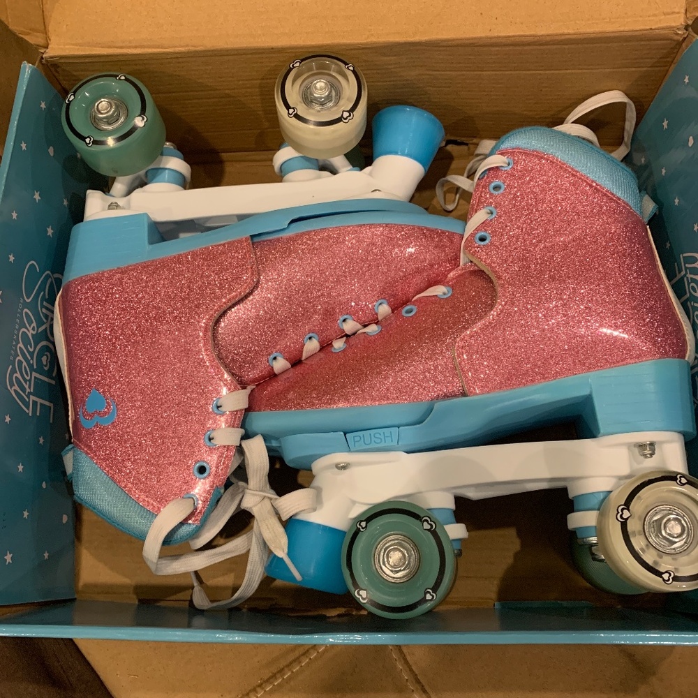 Circle society adj size roller skates